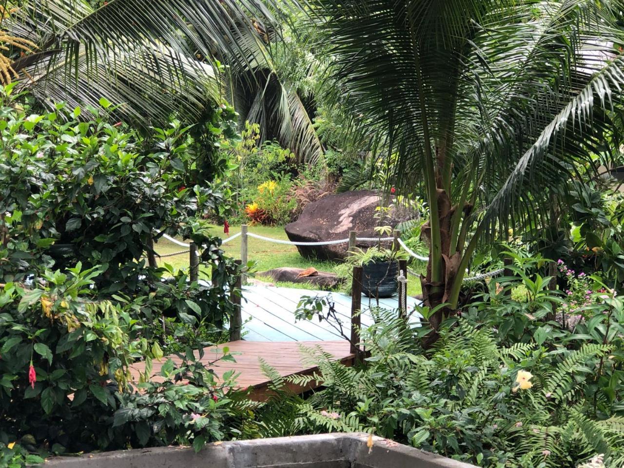 Domaine Desaubin Luxury Villas Takamaka Bagian luar foto